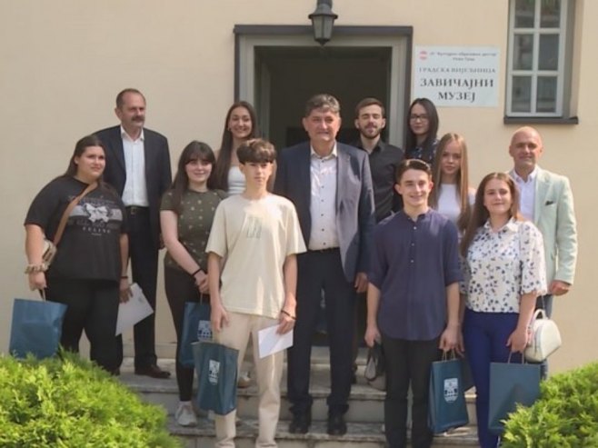 Нови Град: Пријем за најбоље ученике и студенте