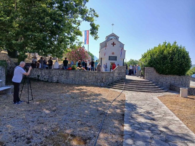 Служењем помена одата почаст звјерски убијеним Србима из Поповог поља (ФОТО/ВИДЕО)