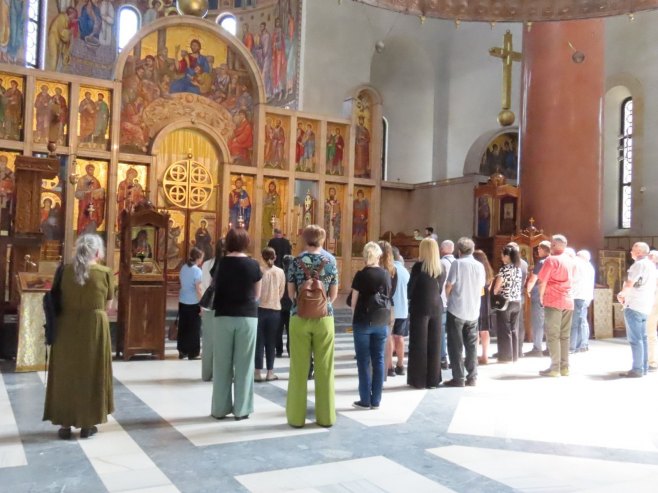 У Београду служен парастос жртвама злочина на Миљевачком платоу