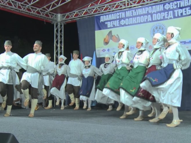 "Вече фолклора поред Требишњице"