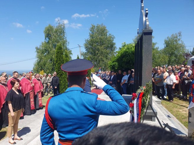 Дугa Њивa, обиљежавање пробоја коридора Дугa Њивa, обиљежавање пробоја коридора - Фото: РТРС