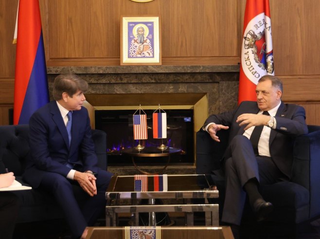 Састанак Милорада Додика и Рода Благојевића; Конференција за новинаре на РТРС (ФОТО)