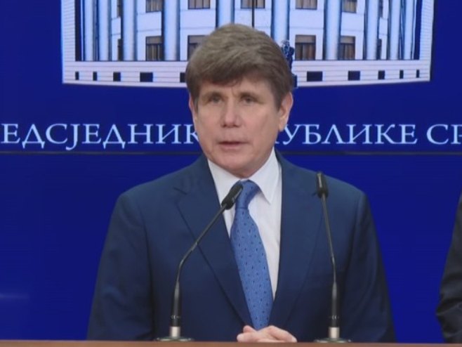 Род Благојевић почео конференцију за новинаре на српском (ВИДЕО)