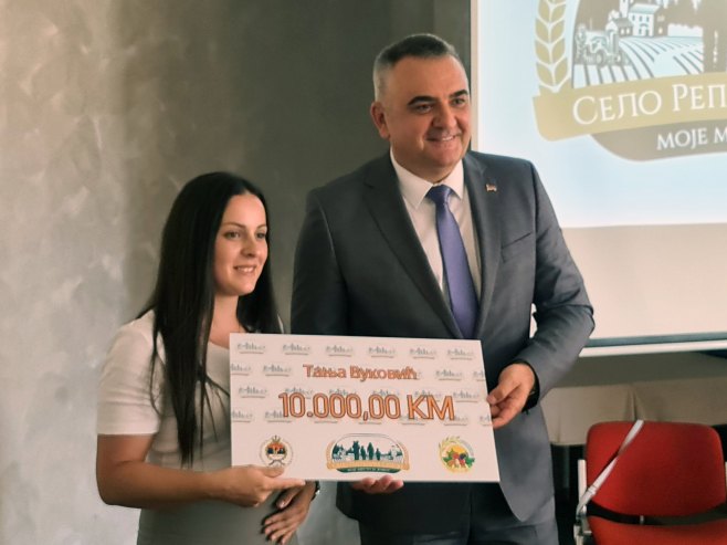 По 10.000 KM за 13 кандидата по јавном позиву "Mој бизнис на селу"