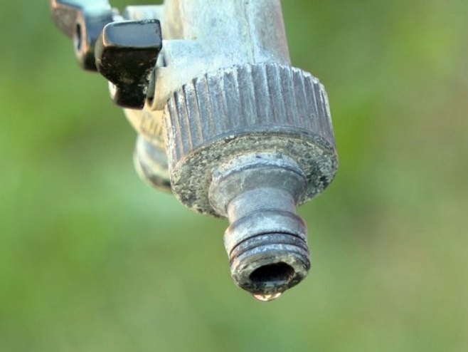На плус 40 бањалучка насеља без воде, а рачуни из Водовода стижу редовно (ВИДЕО)