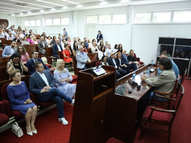 Предавање Куртиса Јарвина на ФПН у Бањалуци; Интервју за РТРС вечерас од 20.55 (ФОТО)