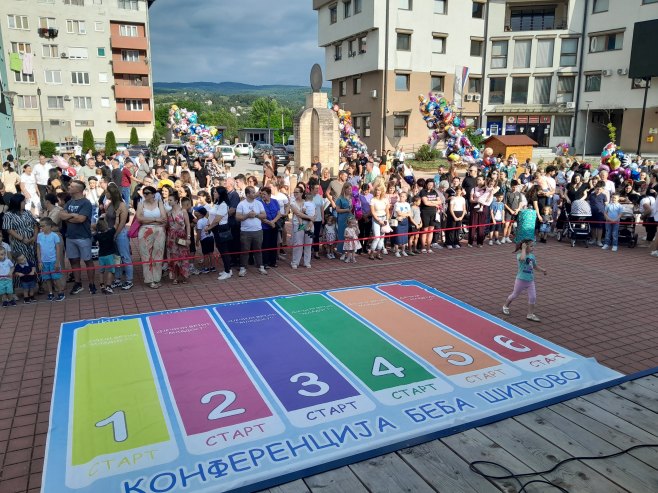 У протеклих годину дана у Шипову рођено 76 беба