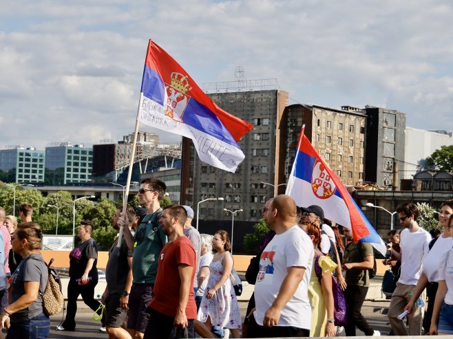 Скупови на Славији и испред Народне скупштине Србије (ФОТО)