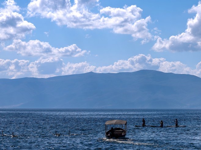 Горио глисер на Охридском језеру, нема повријеђених