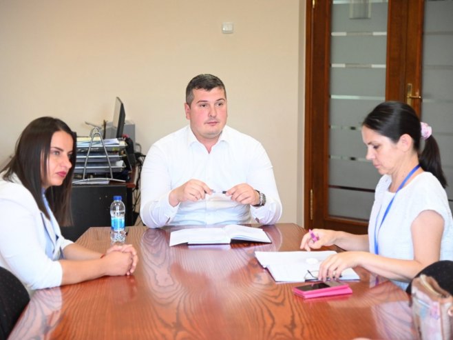 Odbor za pitanja djece sa predstavnicima udruženja Djeca svjetlosti (Foto: Ustupljena fotografija)
