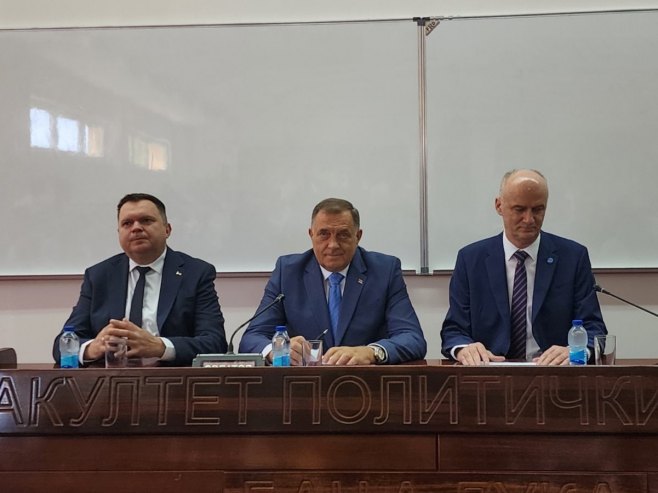 Предсједник Српске на догађају о упису и инвестицијама