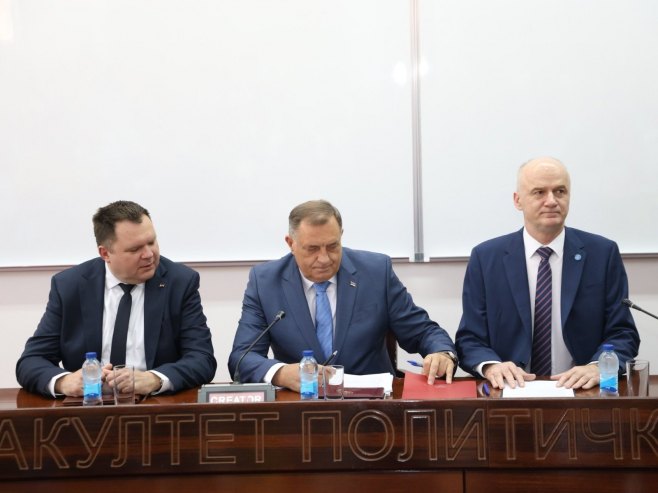 Предсједник Српске на догађају о упису и инвестицијама (ФОТО)