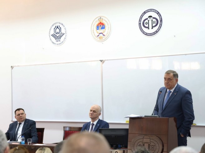 Додик: Без јаког образовања нема ни јаке Републике Српске (ФОТО)