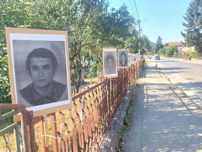 Постављене фотографије уз пут Братунац-Поточари - свијет да види и српске жртве Постављене фотографије уз пут Братунац-Поточари - свијет да види и српске жртве