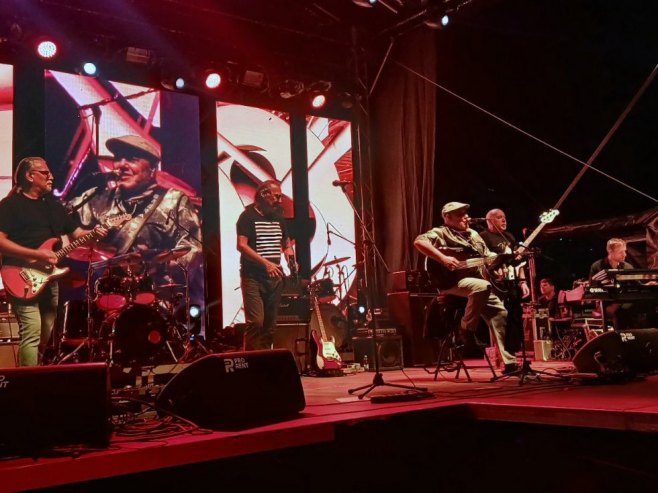 "Ју група" и "Галија" одушевили публику у Андрићграду