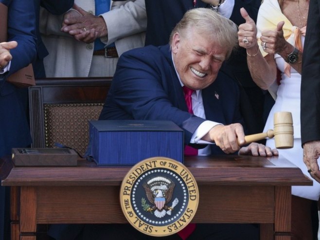 Трамп: "Велики лијепи закон" помоћи ће највећој масовној депортацији из САД