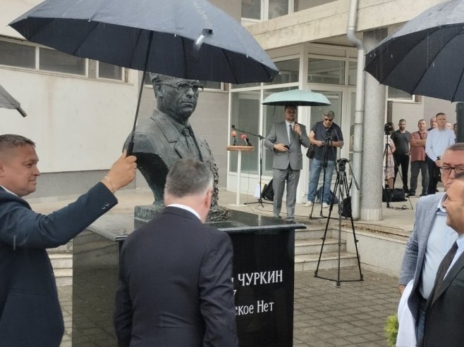 У Источном Сарајеву откривена биста некадашњем руском дипломати Виталију Чуркину (ФОТО)