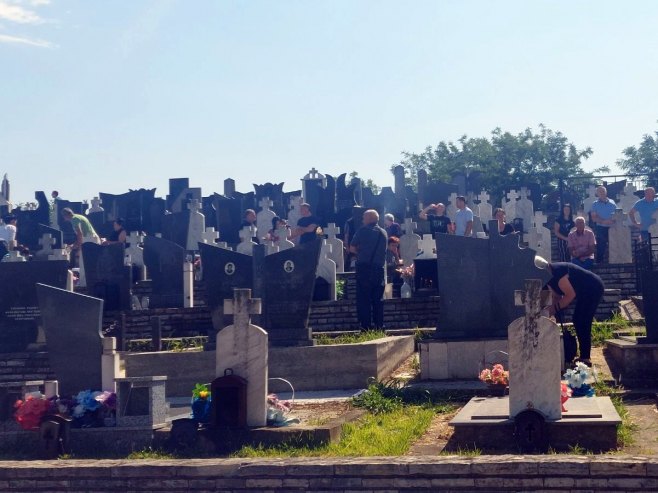 У Залазју парастос за 69 убијених Срба: Злочин без казне који траје три деценије