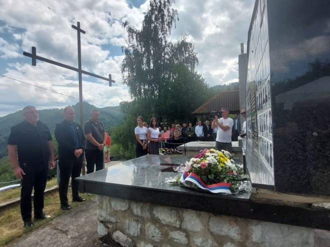 У Залазју парастос за 69 убијених Срба: Злочин без казне који траје три деценије