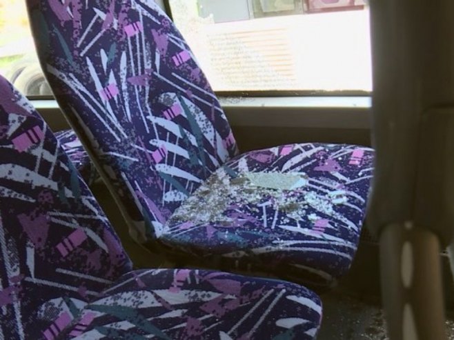 Kamenovan autobus (foto: RTRS)