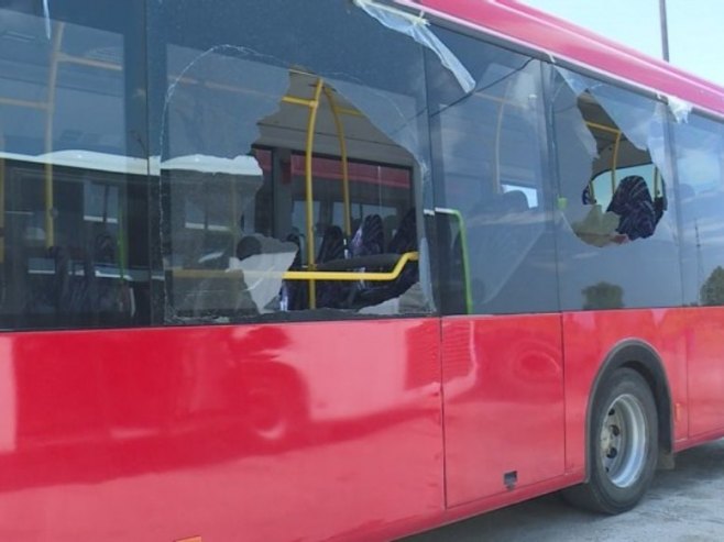 Kamenovan autobus (Foto: RTRS)