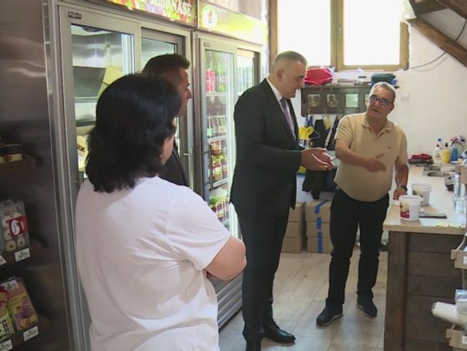 При крају припреме за отварање фабрике за производњу сокова у Фочи (ВИДЕО)