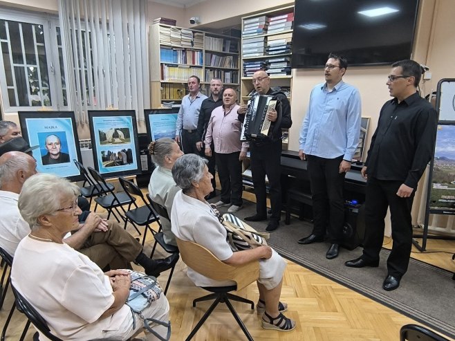 Приједор: Промовисана књига "Мајка" аутора Ђуре Тркуље