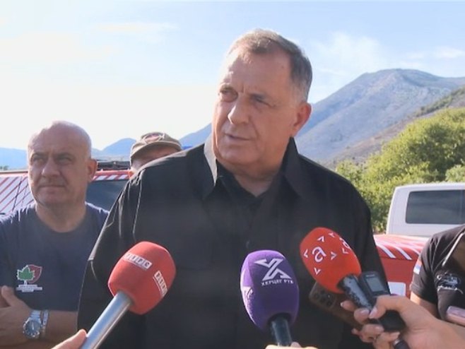 Додик обишао подручје захваћено пожаром код Требиња: Најважније да нема повријеђених; Честитке свим службама (ВИДЕО)