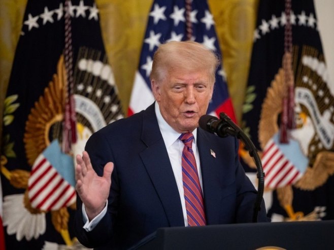 Трамп уводи царине од 100 одсто компанијама које купују руску нафту