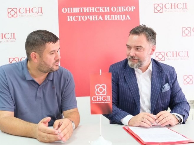 Кошарац потписао петицију за изградњу вртића (Фото: www.instagram.com/stasa.kosarac/) Кошарац потписао петицију за изградњу вртића (Фото: www.instagram.com/stasa.kosarac/) -