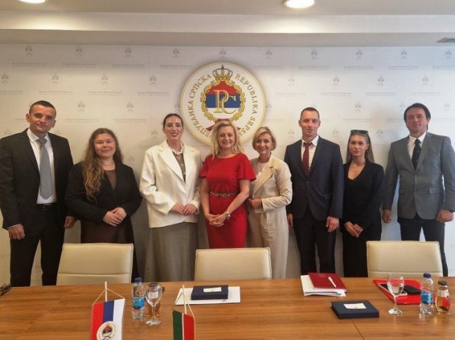 Делегација Татарстана са Чабрићевом Делегација Татарстана са Чабрићевом - Фото: Уступљена фотографија