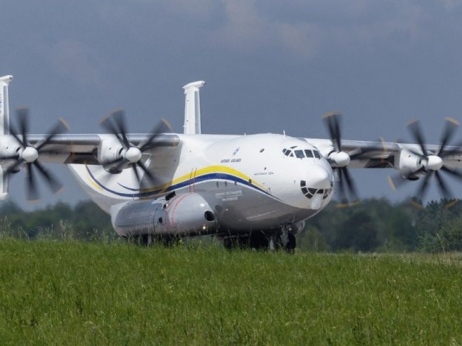 Авион (Фото: EPA/SERGEY DOLZHENKO, илустрација) Авион (Фото: EPA/SERGEY DOLZHENKO, илустрација) -