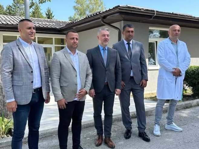Шеранић посјетио Специјалну болницу за психијатрију Соколац (Фото: www.instagram.com/ministarstvo.zdravlja.srpske/) Шеранић посјетио Специјалну болницу за психијатрију Соколац (Фото: www.instagram.com/ministarstvo.zdravlja.srpske/) -