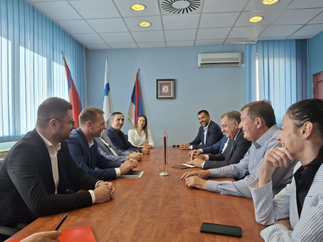 Додик у Угљевику, почео састанак са начелником Гајићем (ФОТО)