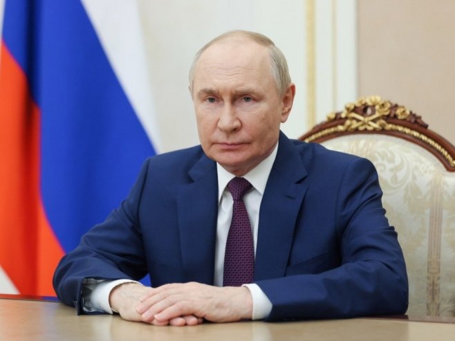 Путин: Русија ће наставити да побољшава ниво борбене обуке својих поморских снага