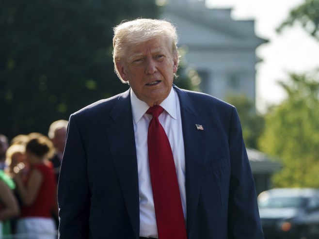 Трамп: САД и ЕУ имају добре шансе да постигну трговински споразум