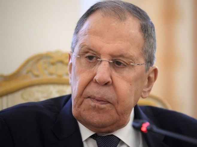 Лавров: Неопходно укинути санкције Дамаску, спремни смо да помогнемо у обнови Сирије