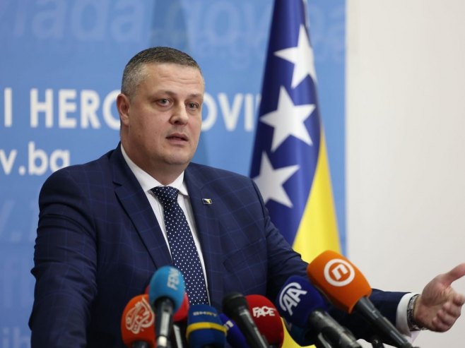 Одлука ЦИК-а није се ни "охладила", а Мијатовић понудио услуге СДП БиХ опозицији Српске