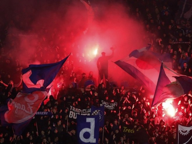 Навијачи Динама (фото: EPA/ANTONIO BAT) Навијачи Динама (фото: EPA/ANTONIO BAT) -