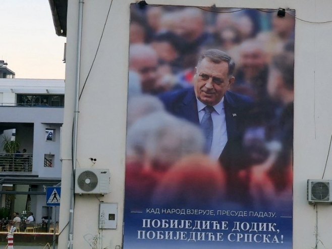 Постављени билборди подршке предсједнику Српске у Козарској Дубици