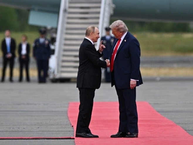 Путин и Трамп (Фото: EPA/SERGEY BOBYLEV/SPUTNIK/KREMLIN POOL) - 