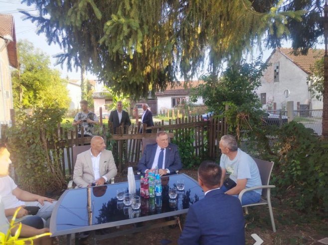 Посјета породици Спахалић Посјета породици Спахалић - Фото: РТРС