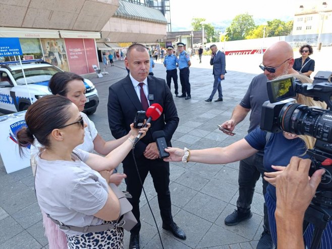 Kampanja MUP-a Srpske: Registruj oružje bez sankcije (Foto: RTRS) Kampanja MUP-a Srpske: Registruj oružje bez sankcije (Foto: RTRS)