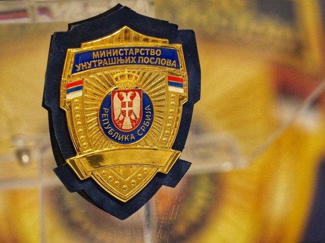 Тешко повријеђен припадник МУП-а у Мионици, нападач ухапшен