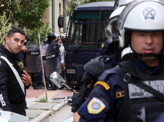 Полиција у Грчкој (Фото: EPA/ORESTIS PANAGIOTOU/илустрација) Полиција у Грчкој (Фото: EPA/ORESTIS PANAGIOTOU/илустрација) -