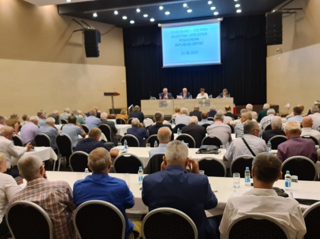 Теслић: Изборна скупштина Удружења пензионера - Фото: СРНА