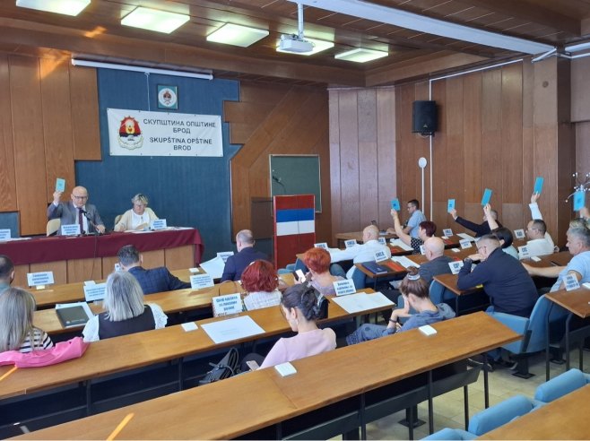 Брод: Одборници једногласно подржали Закључак о усвајању Декларације савеза општина и градова (ФОТО)