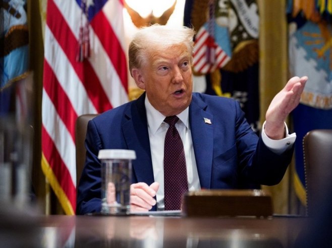 Трамп најављује да би САД могле да уведу санкције и Русији и Украјини