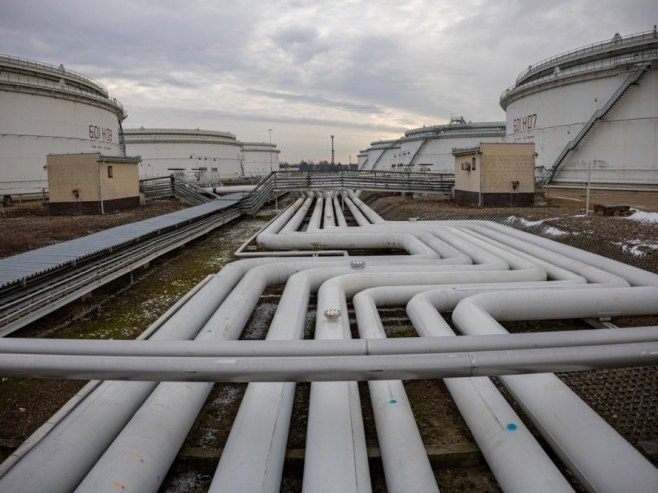 Нафтовод (Фото: EPA/MARTIN DIVISEK) Нафтовод (Фото: EPA/MARTIN DIVISEK) -