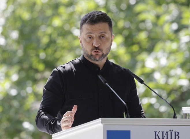 Зеленски против стварања тампон-зоне, јер "већ постоји једна"